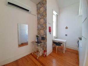 Azulejos Loft, by Flat in Porto