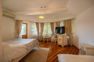 Standard Triple Room upper floors no elevator room in Casa Cranta