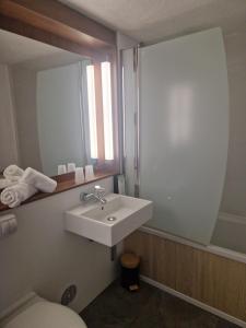 Hotels Campanile Saint Quentin : photos des chambres