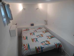 Appartements Apartment with garden and pool : photos des chambres