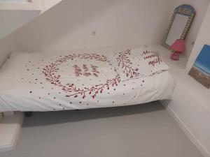 Apartment with garden and pool