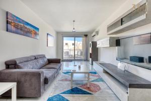 Lovely 2BR Apt with Private Balcony in Marsalforn by 360 Estates - Apartmány, Żebbuġ