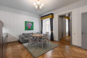 Roze Republikas Apartments