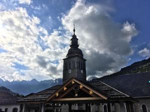 Appartement lumineux au ski pour 6 - Grand balcon, cœur du village - FR-1-458-96