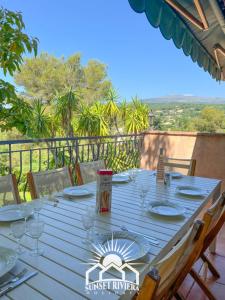 LA ROURETANE Pool AirCo for 10 By Sunset