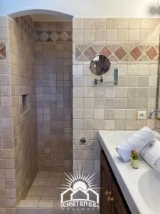Villas LA ROURETANE Pool AirCo for 10 By Sunset : photos des chambres