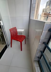 Belo Apto no Gonzaga - uma quadra da praia