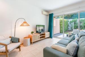 Modern Carvoeiro House by LovelyStay