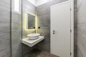 Saranda Beach Living - 1BR Apartment