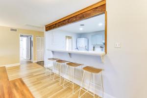 Pool Access and Pet Friendly Condo in Hilton Head