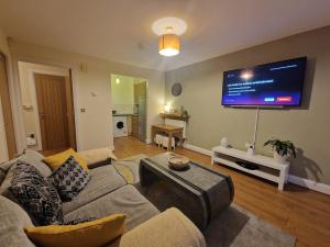 Central 1-Bed Flat near Broad St, NIA and Mailbox