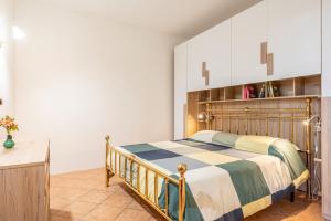 GuestHost - Bright Apartment Taormina