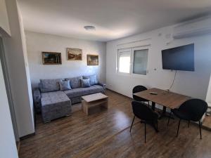 Apartman Oaza mira-Titova vila-Ergela Karadjordjevo