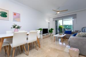 Aloha Gardens by Rent Me