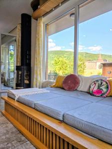 Ma-Bebe PlayHouse with Private Sauna --- Lake, Parks and SPA Pools in 5 min