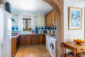 Villa Tres Olivos by Villa Plus