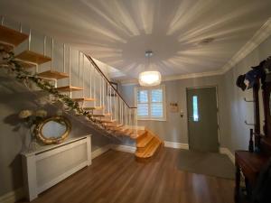 Gleanntan House - Beautiful Town House with Free parking