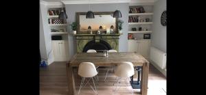 Gleanntan House - Beautiful Town House with Free parking