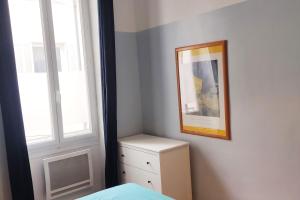 Appartements 2 Room Apartment - Metro Joliette - Bright - Great Bed - Netflix - No Aircon : photos des chambres