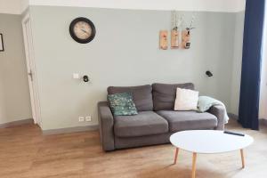Appartements 2 Room Apartment - Metro Joliette - Bright - Great Bed - Netflix - No Aircon : photos des chambres