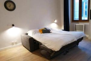 Appartements 2 Room Apartment - Metro Joliette - Bright - Great Bed - Netflix - No Aircon : photos des chambres