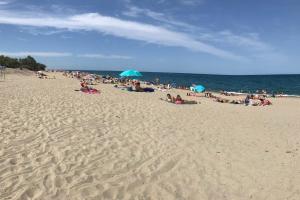 Maisons de vacances Gite LA GLYCINE, proche des plages, a l-exterieur de la ville d-ELNE : photos des chambres