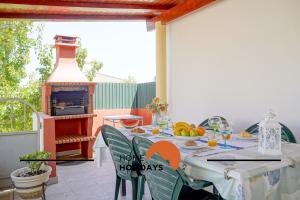 #240 Beach House - Casa da Balaia by Home Holidays