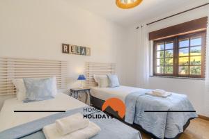 #240 Beach House - Casa da Balaia by Home Holidays