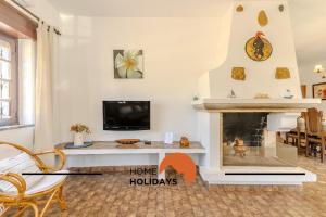 #240 Beach House - Casa da Balaia by Home Holidays