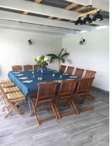 La maison du bonheur entre amis ou en famille