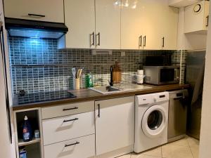 Appartements Alicot superbe T3 Climatisation Internet WiFi Terrasse Coeur historique 70m2 : photos des chambres