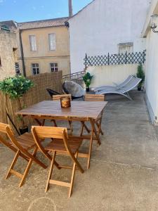 Appartements Alicot superbe T3 Climatisation Internet WiFi Terrasse Coeur historique 70m2 : photos des chambres