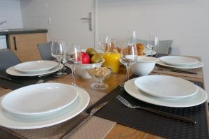 Appartements La Blanche Hermine - city center - parking : photos des chambres