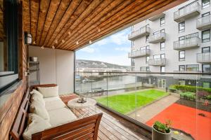 Modern & Spacious City Apartment