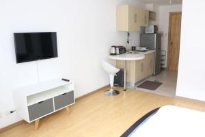 Julias Cozy Mountain Condo Couples Getaway