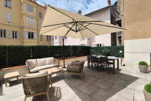 508 Cannes Spacious 4 Bedroom Apartment with Sunny Terrace