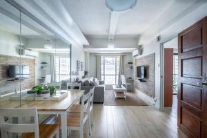 Julias Bright Stylish Condo Balcony