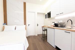 Modern Rooms Pagrati