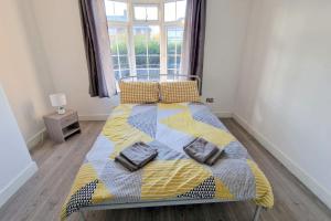 6-bedroom House in Morden, London (Zone 4)