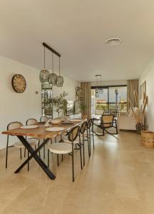 Coastal Elegance Retreat