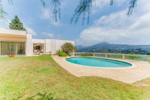 VILLA DYONIS VI4439 by Riviera Holiday Homes