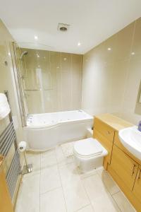 2-Bed Apartment in Bridgwater - Comfy & Central