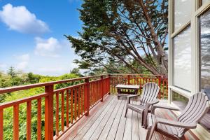 Oceanview Mendocino Artist Retreat - Garden Deck