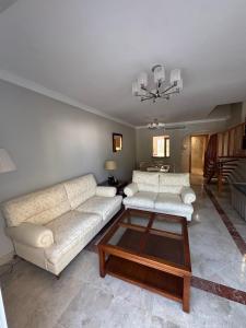 Estepona Penthouse Resort with Private Solárium - Pool & Free Parking