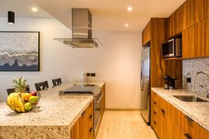 Group Apt 13 16, no view, 3BR, 12 pax