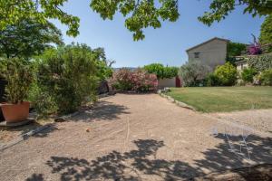 Sumptuous Provencal farmhouse at the foot of the village of Fayence