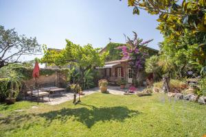 Sumptuous Provencal farmhouse at the foot of the village of Fayence