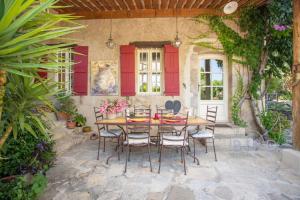 Villas Sumptuous Provencal farmhouse at the foot of the village of Fayence : photos des chambres