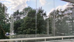 Cozy 1BR Apartment with Balcony, Free WiFi and Parking