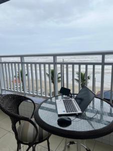 Apto Frente Praia Familiar